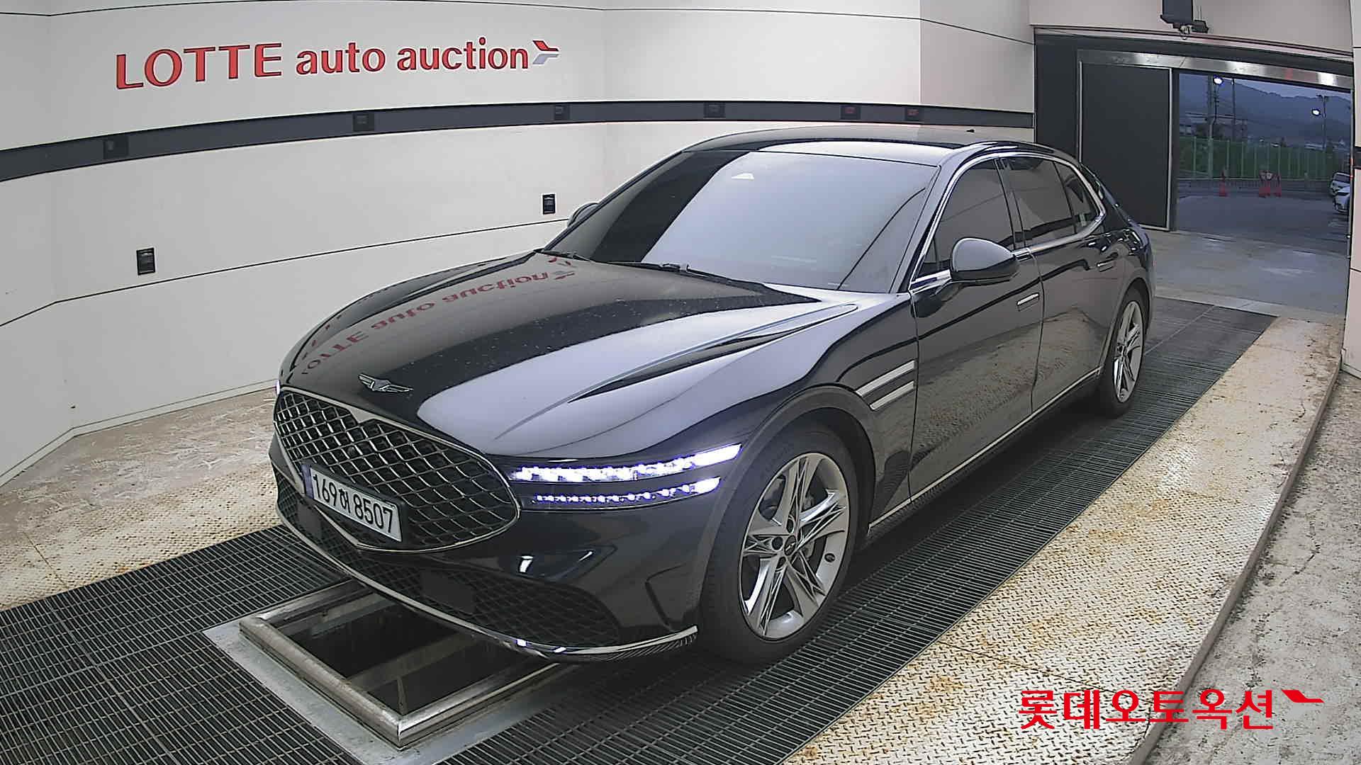 2022 - genesis g90