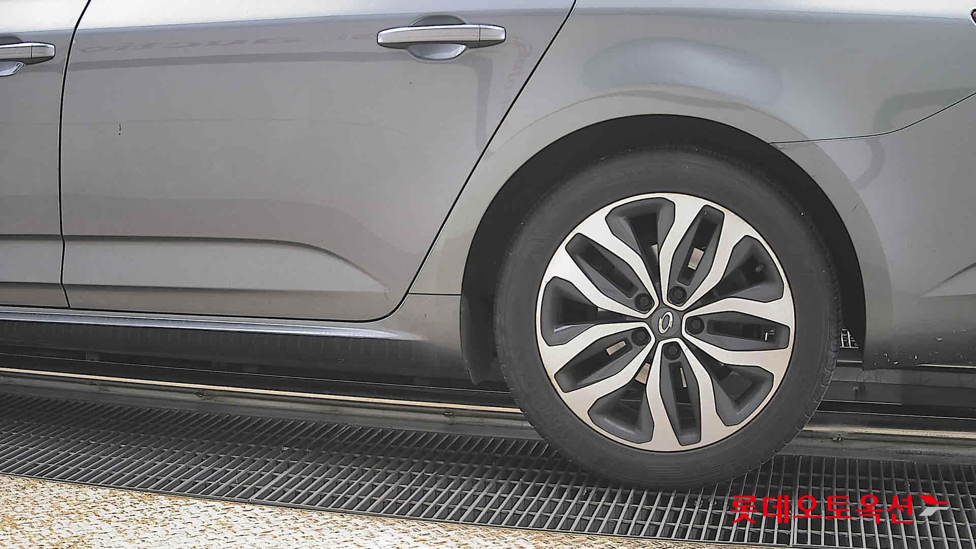 Renault Samsung SM6 2017 - Image 26