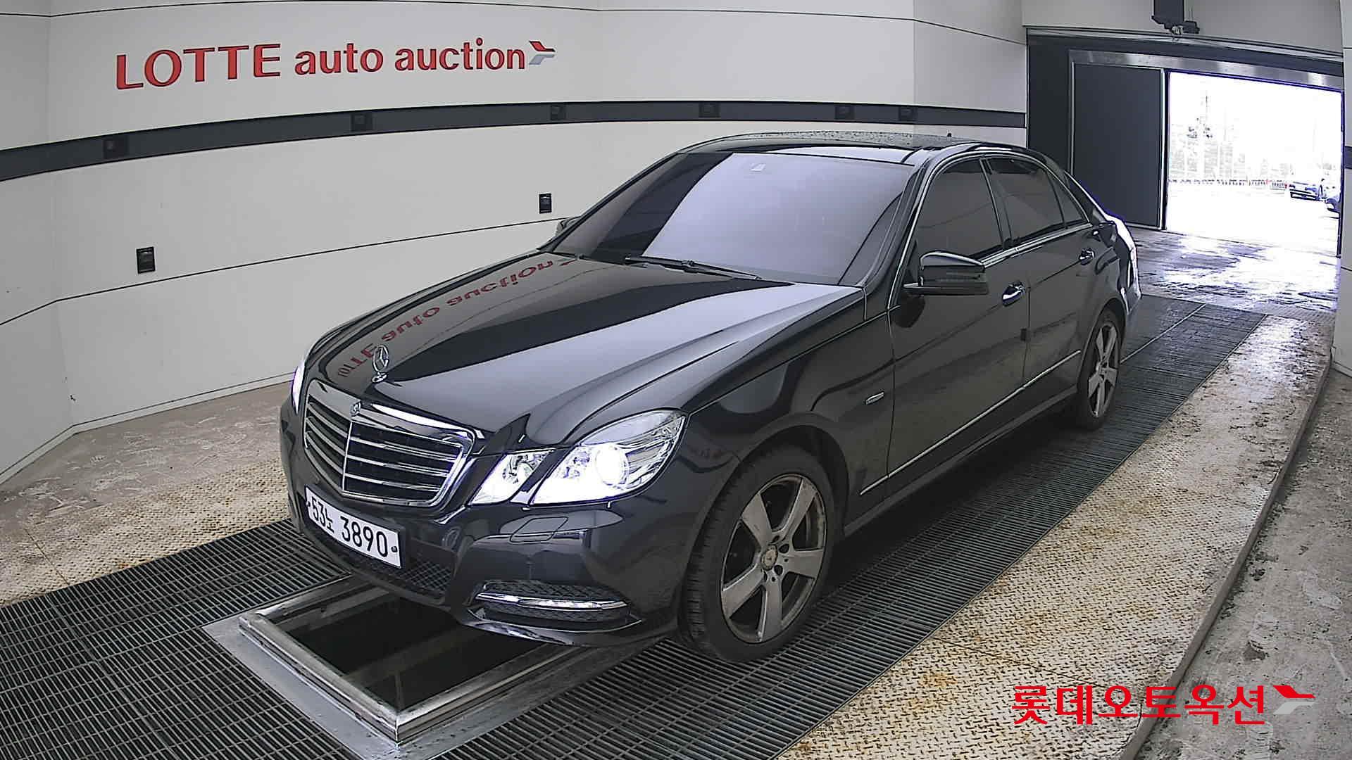 Mercedes-Benz E-Class - 3