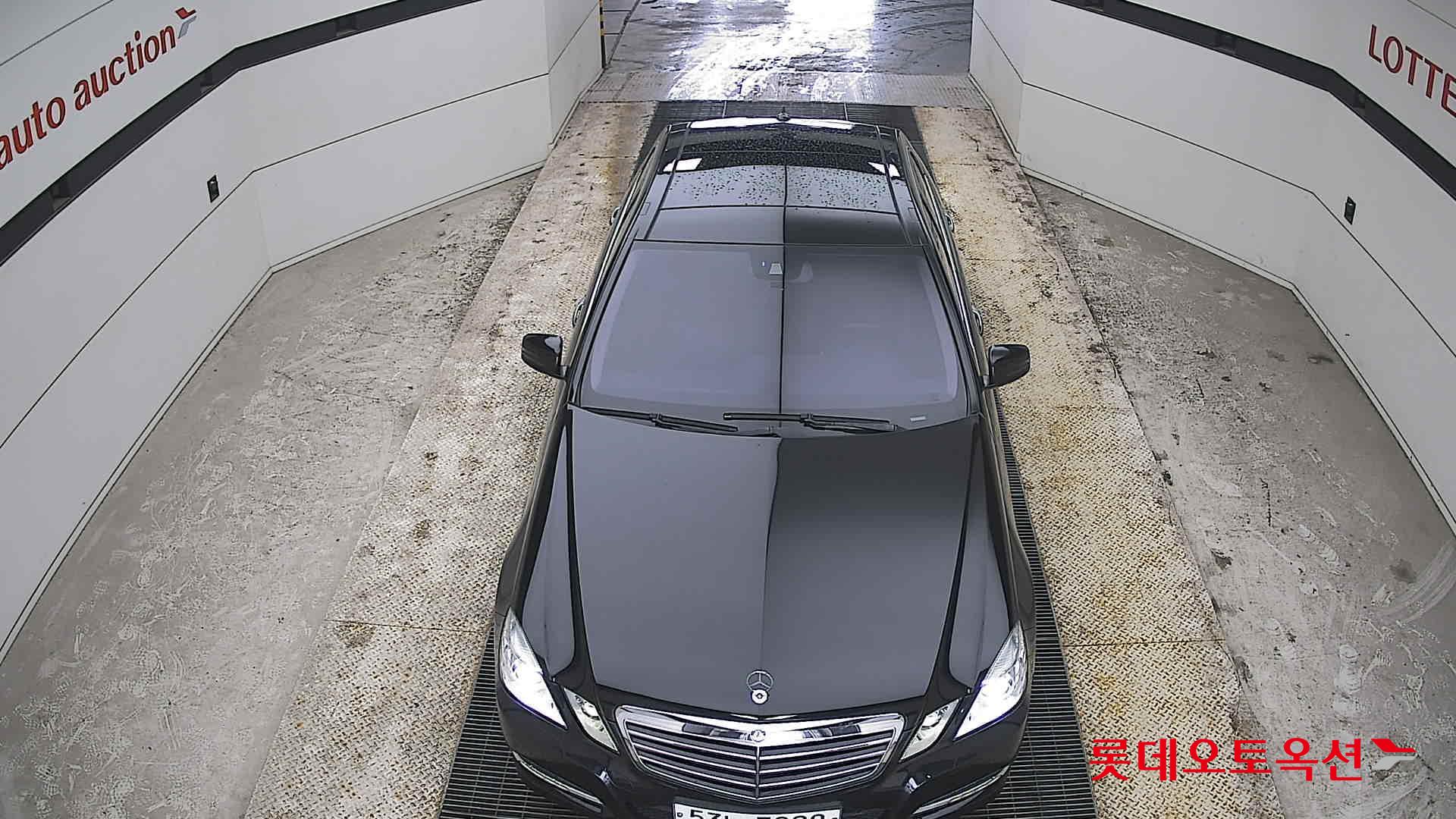 Mercedes-Benz E-Class - 7