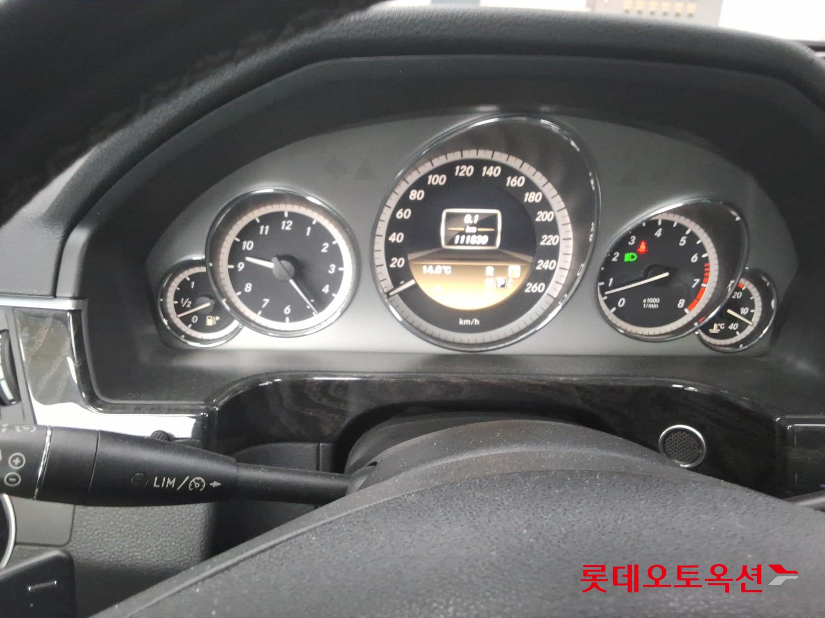 Mercedes-Benz E-Class - 30