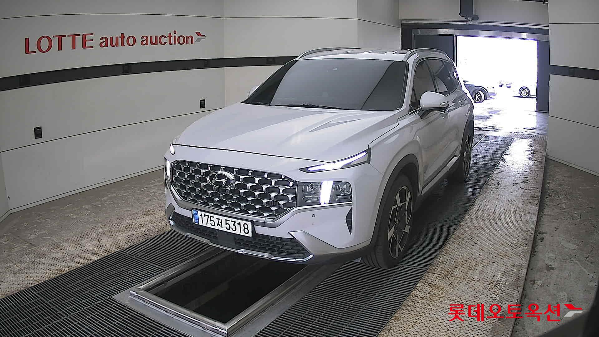 Hyundai Santa Fe 2021 - Image 10