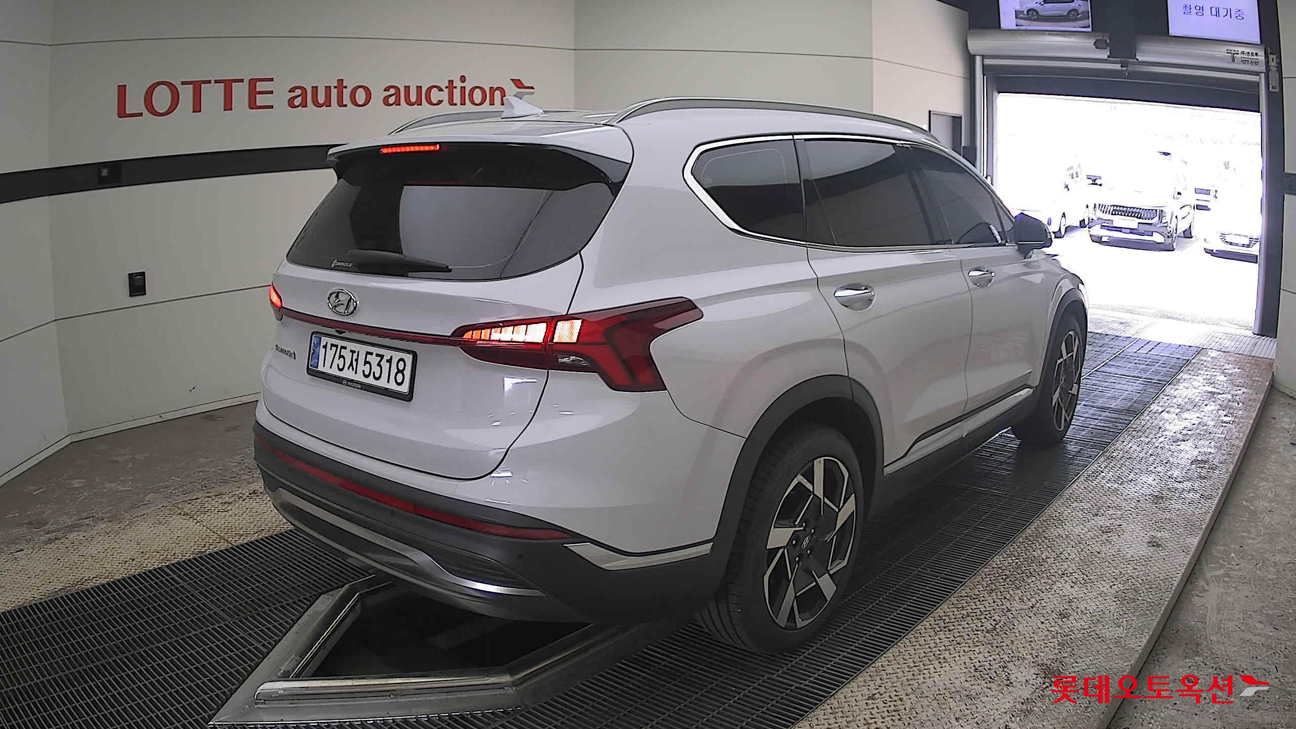 Hyundai Santa Fe 2021 - Image 5