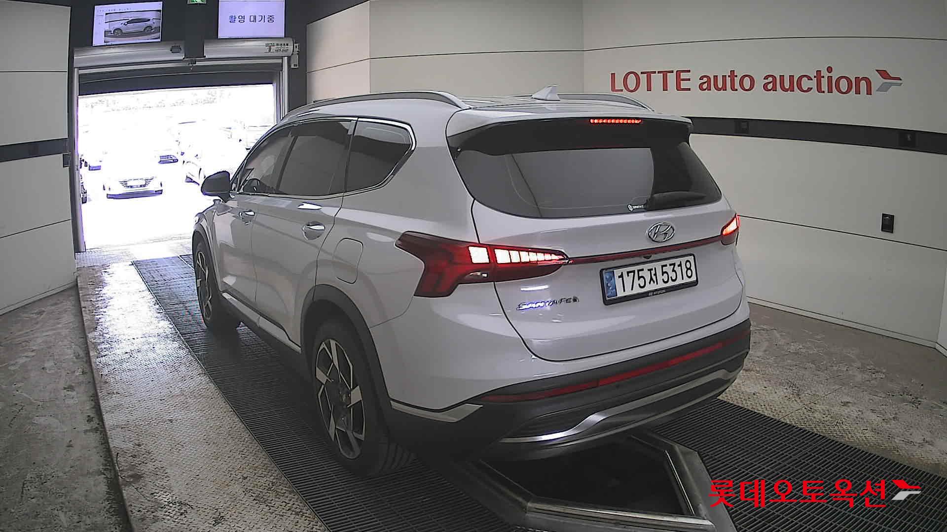 Hyundai Santa Fe 2021 - Image 16
