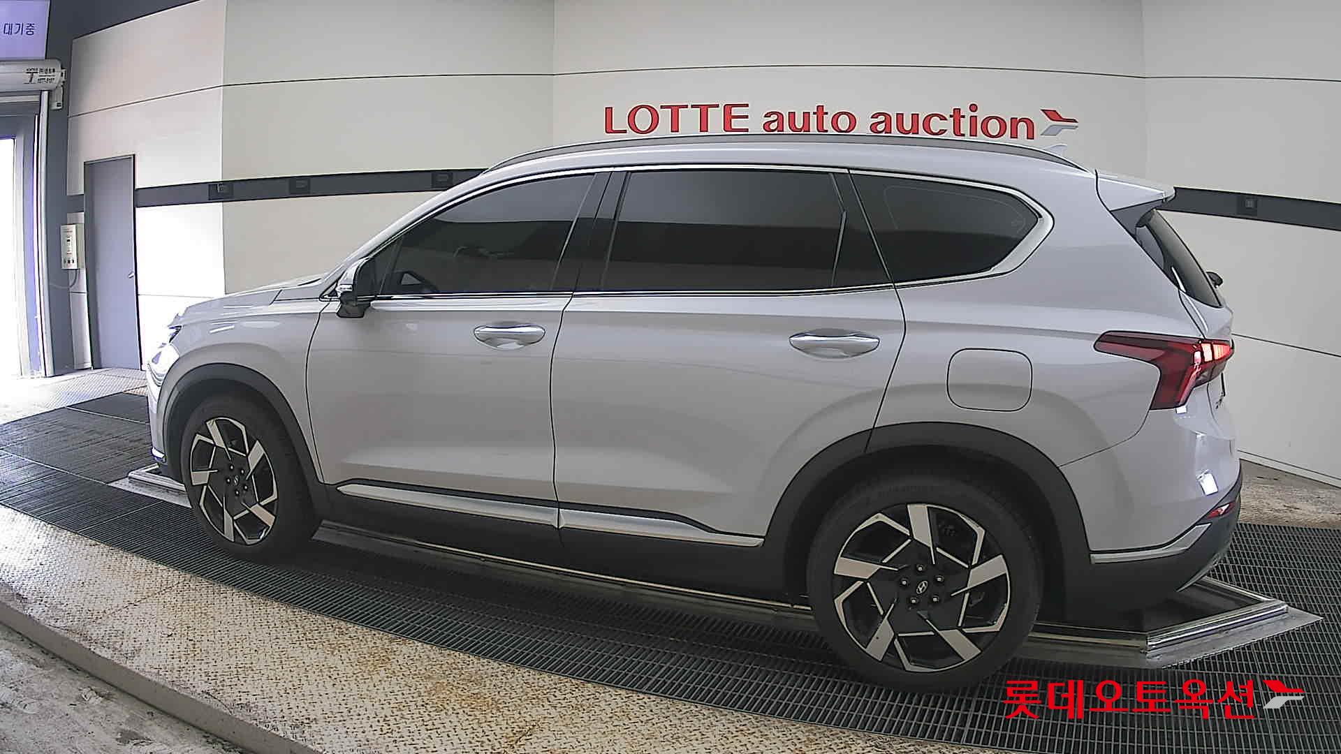 Hyundai Santa Fe 2021 - Image 14