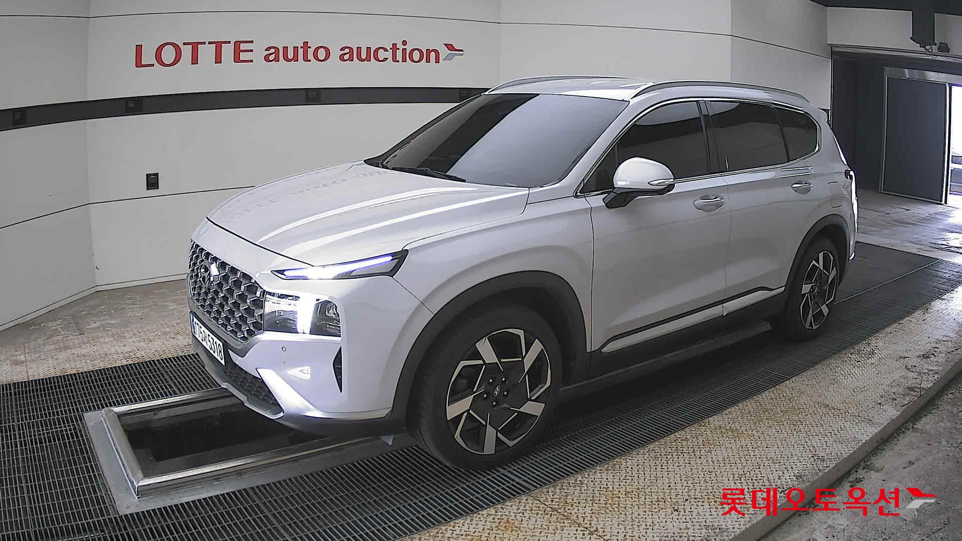 Hyundai Santa Fe 2021 - Image 11