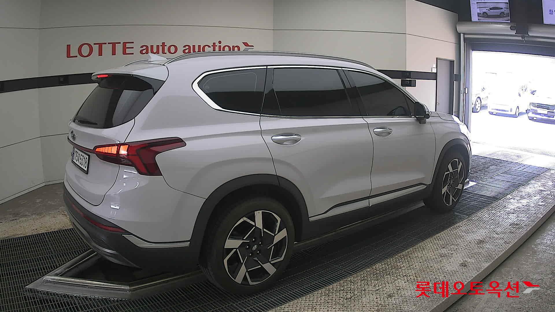 Hyundai Santa Fe 2021 - Image 19
