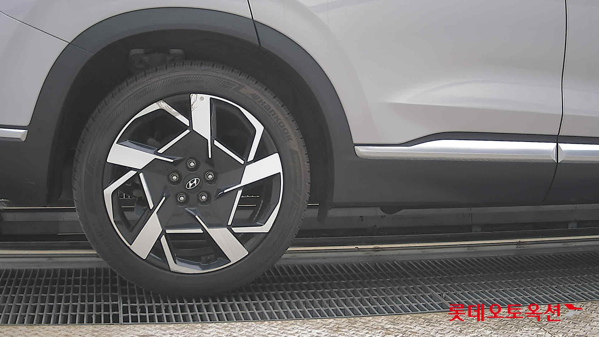 Hyundai Santa Fe 2021 - Image 28