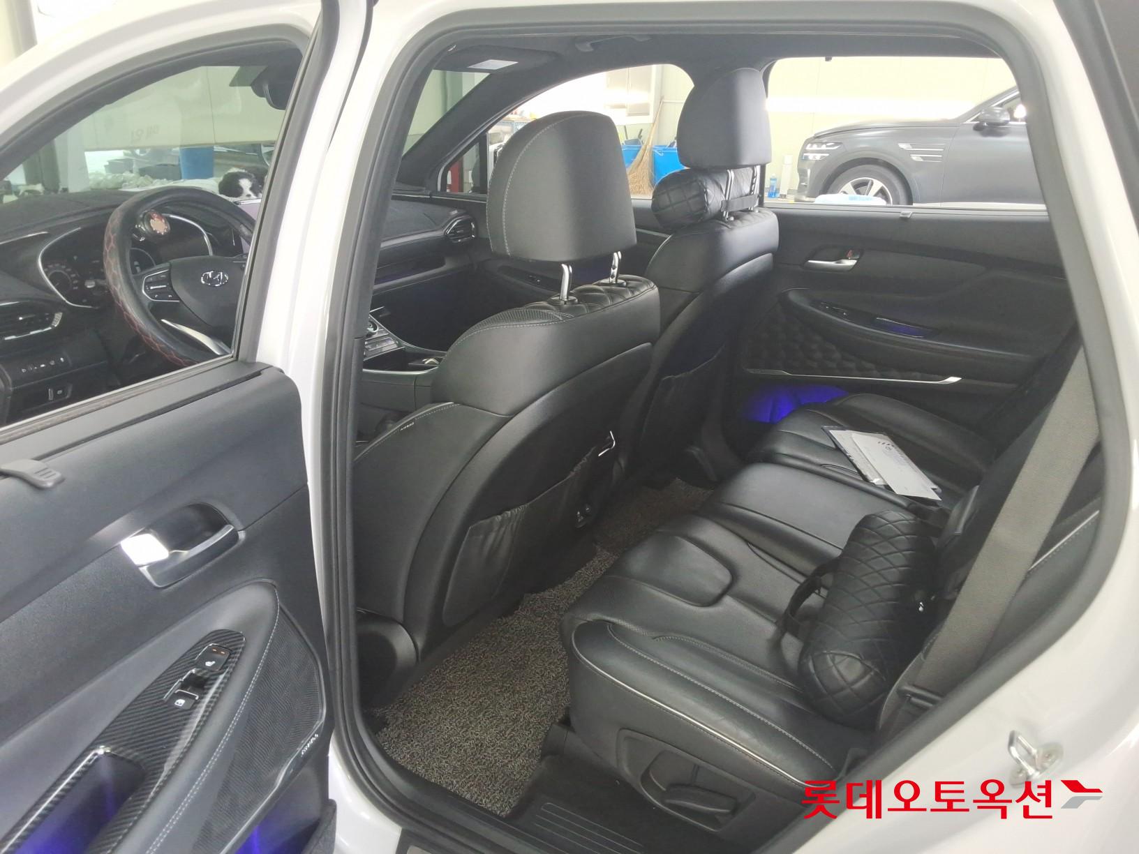 Hyundai Santa Fe 2021 - Image 36