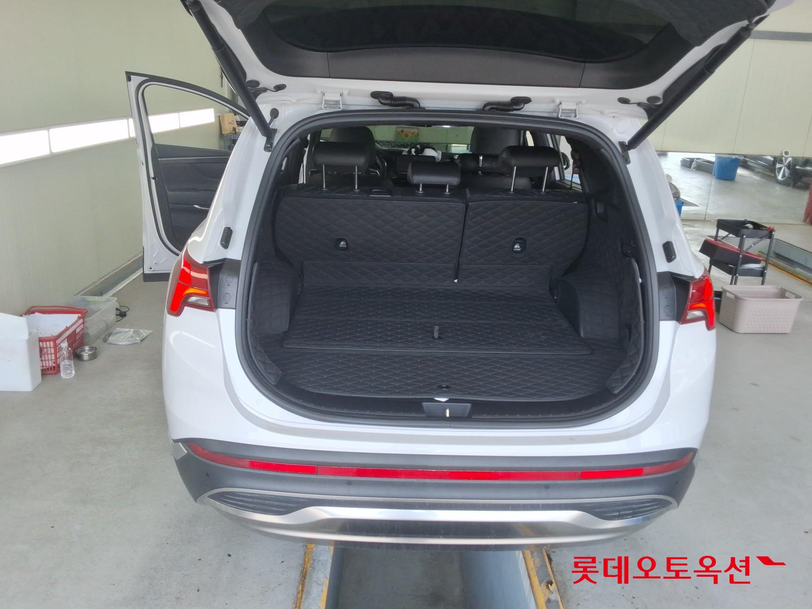 Hyundai Santa Fe 2021 - Image 9