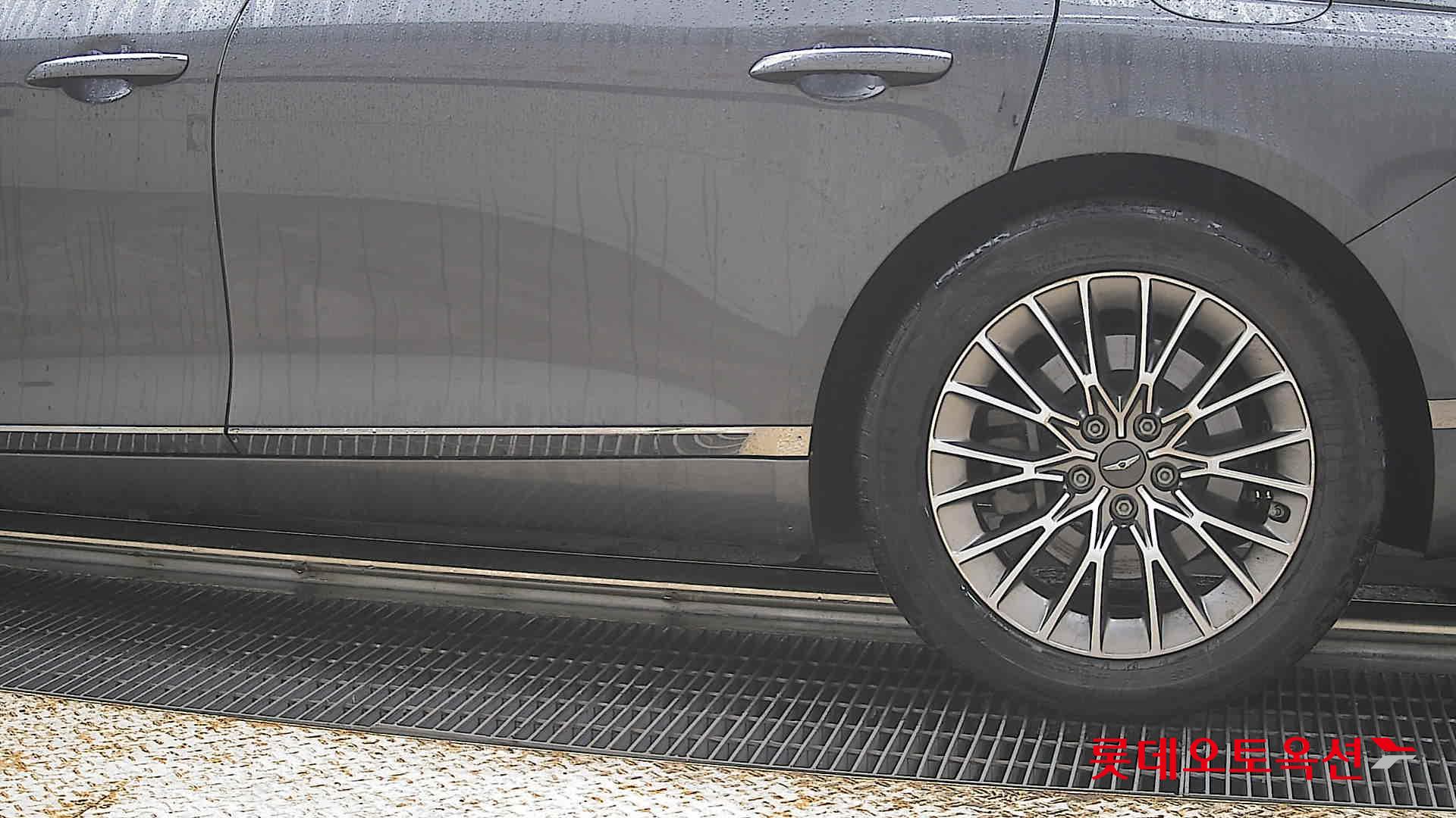 Genesis G80 - 26