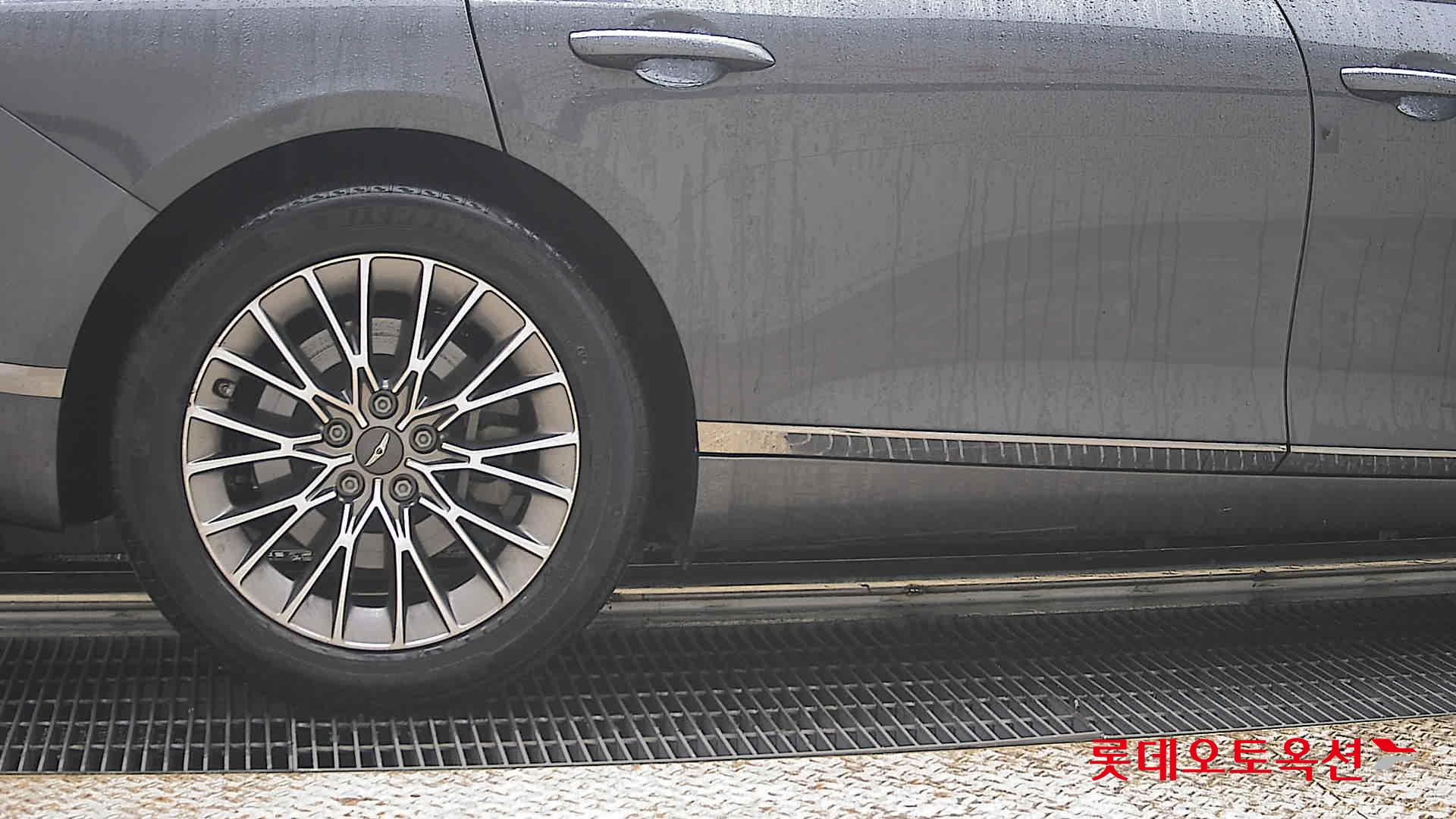Genesis G80 - 28