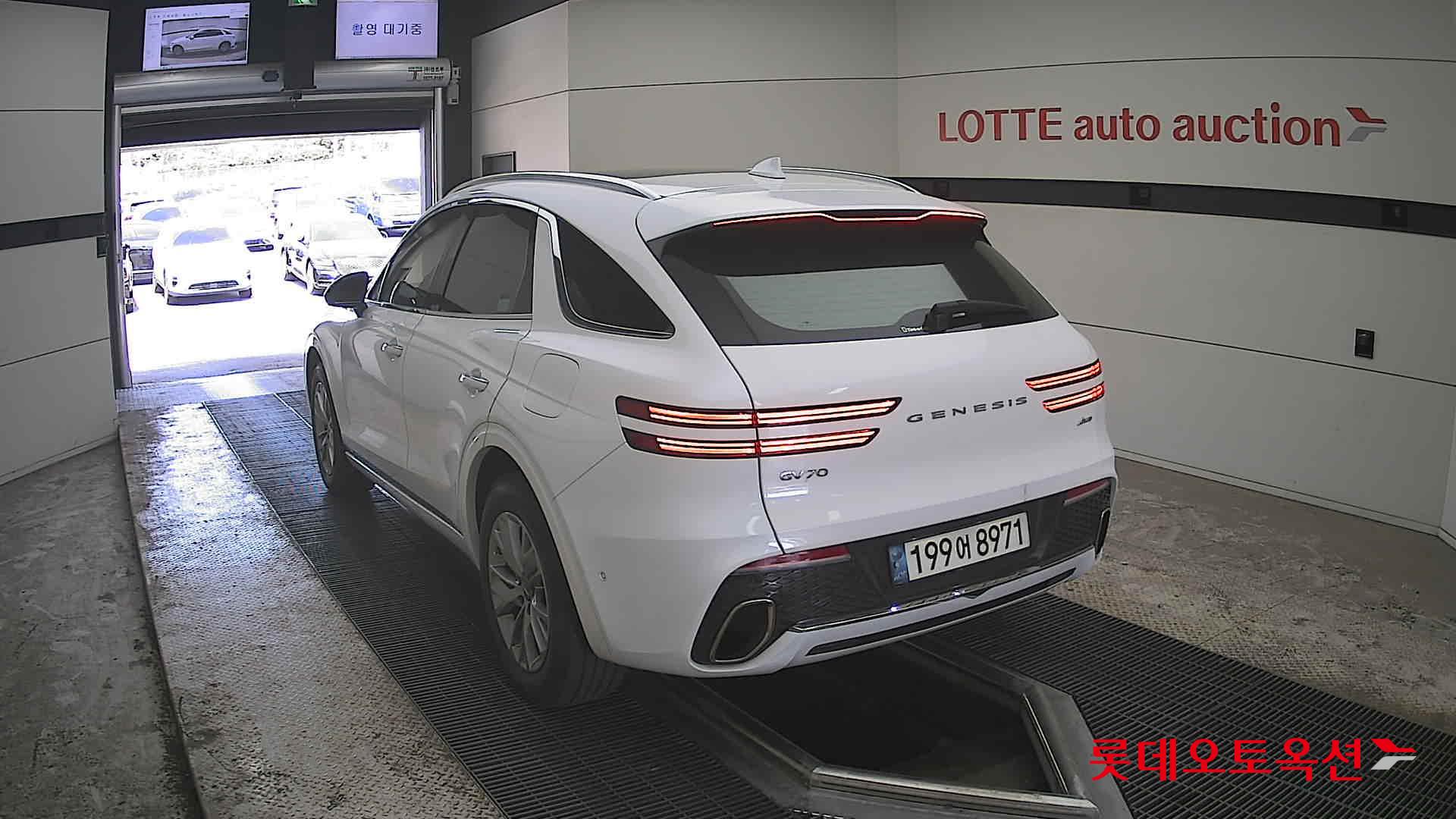 جينيسيس GV70 2021 - صورة 16