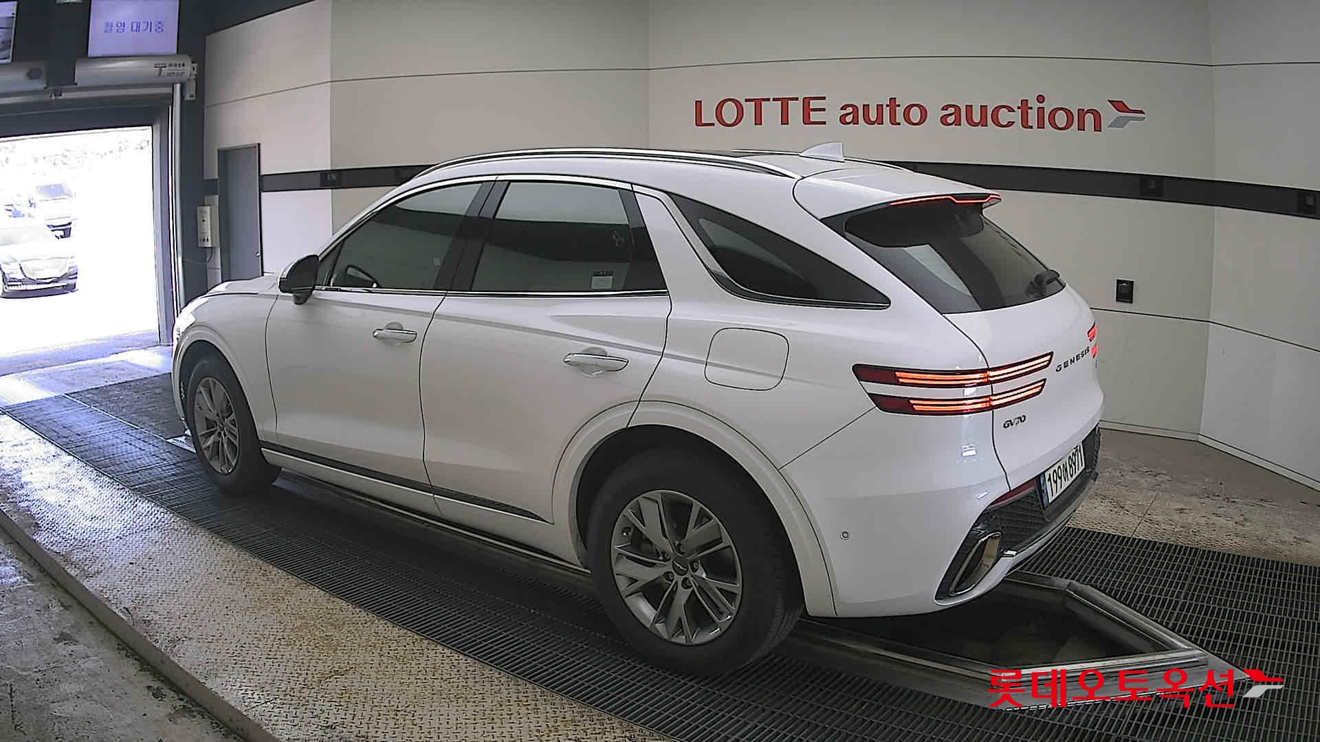 جينيسيس GV70 2021 - صورة 15