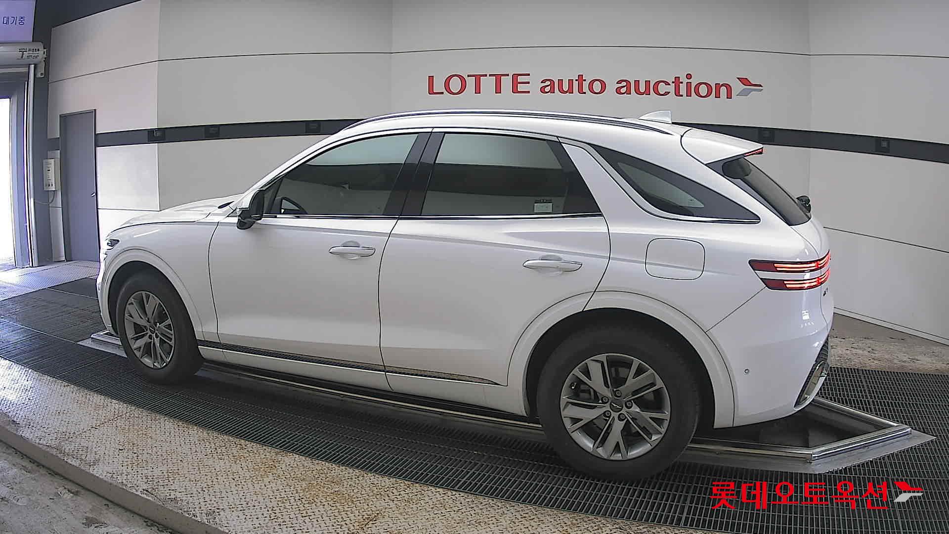 جينيسيس GV70 2021 - صورة 14