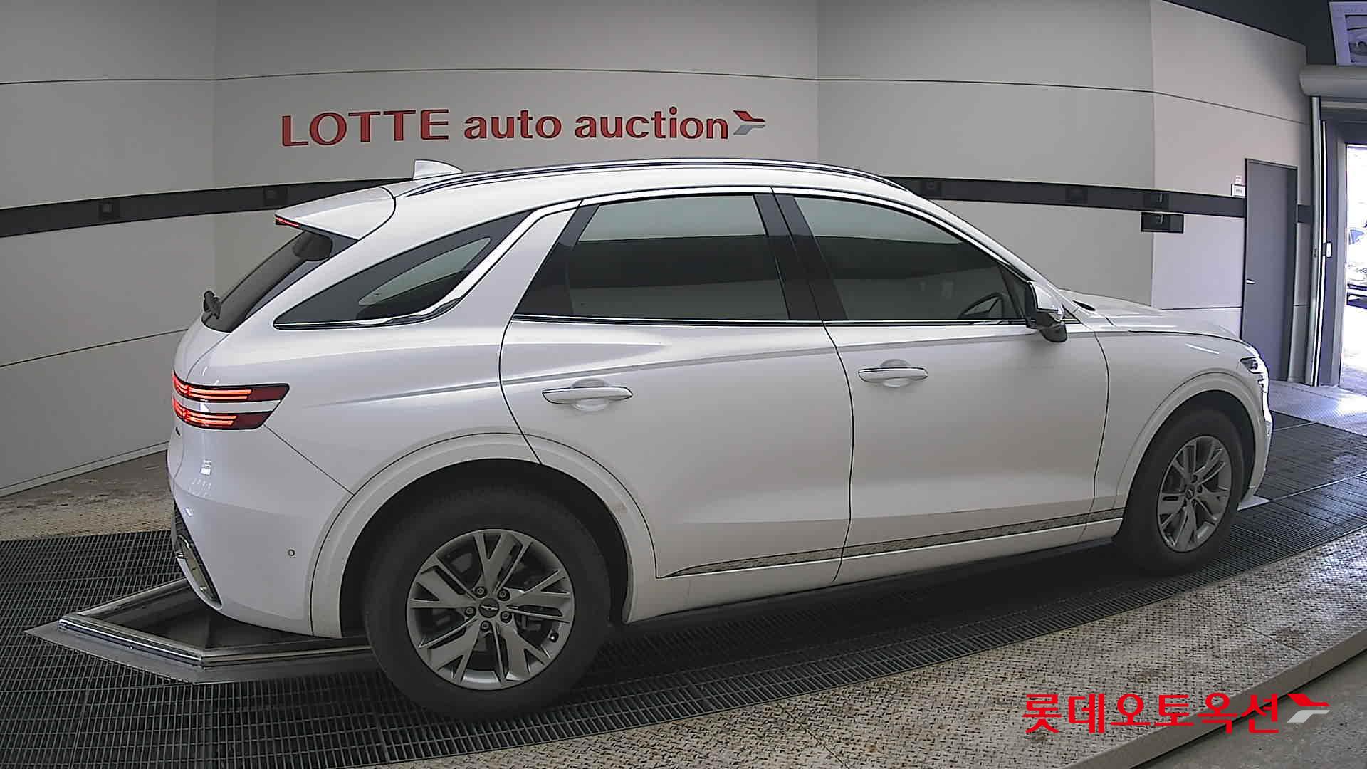 جينيسيس GV70 2021 - صورة 20