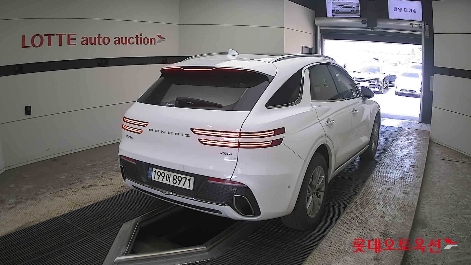 جينيسيس GV70 2021 - صورة 18