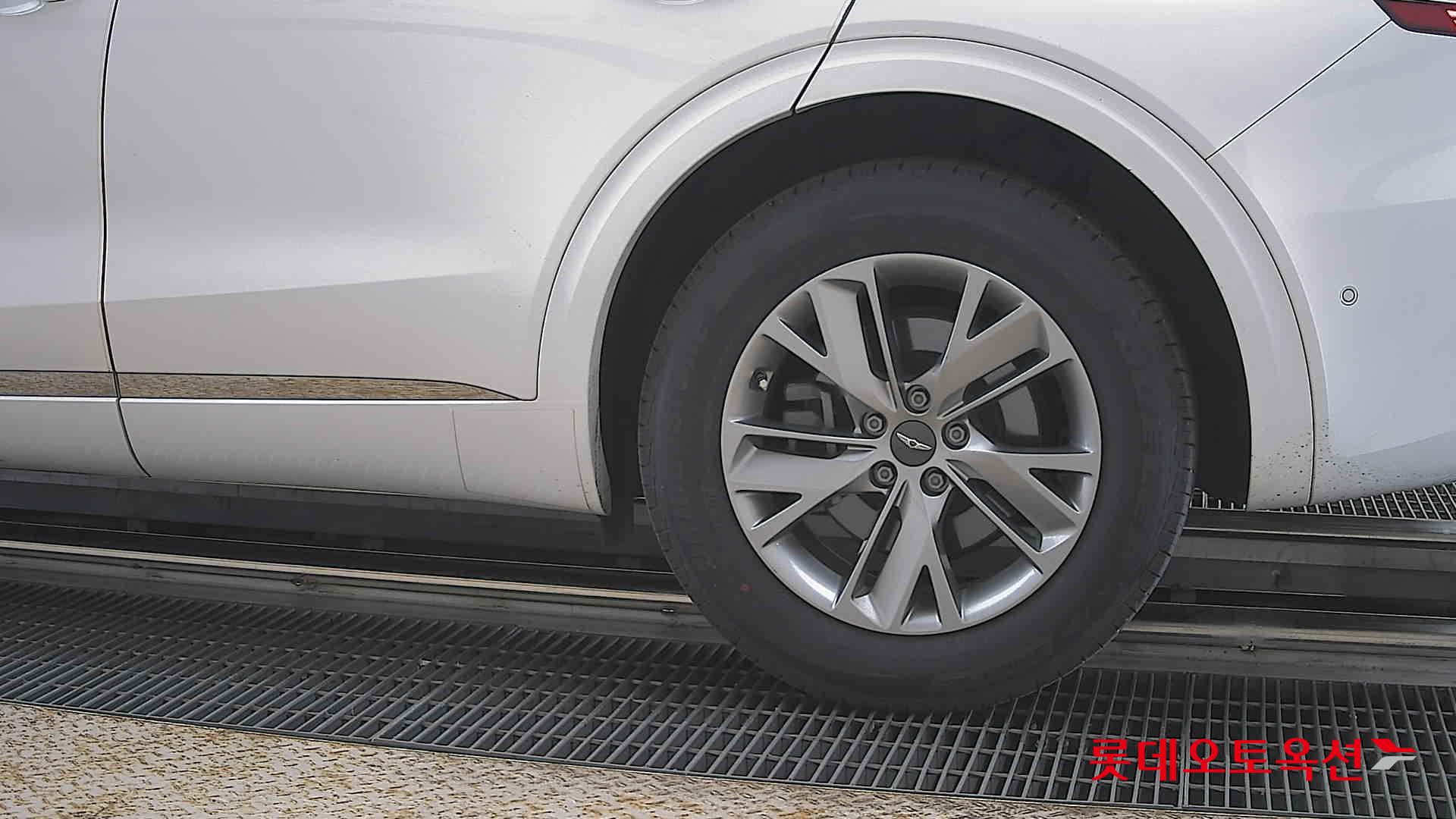 جينيسيس GV70 2021 - صورة 26