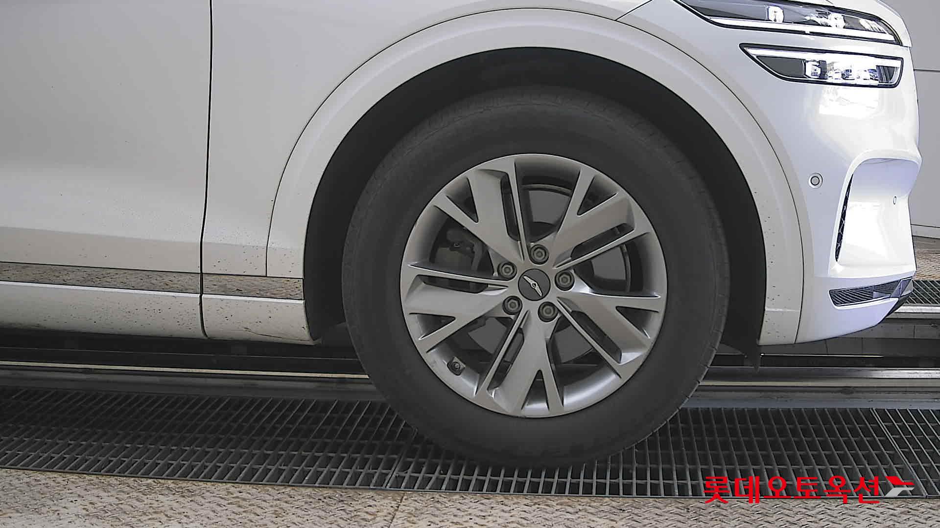 جينيسيس GV70 2021 - صورة 27