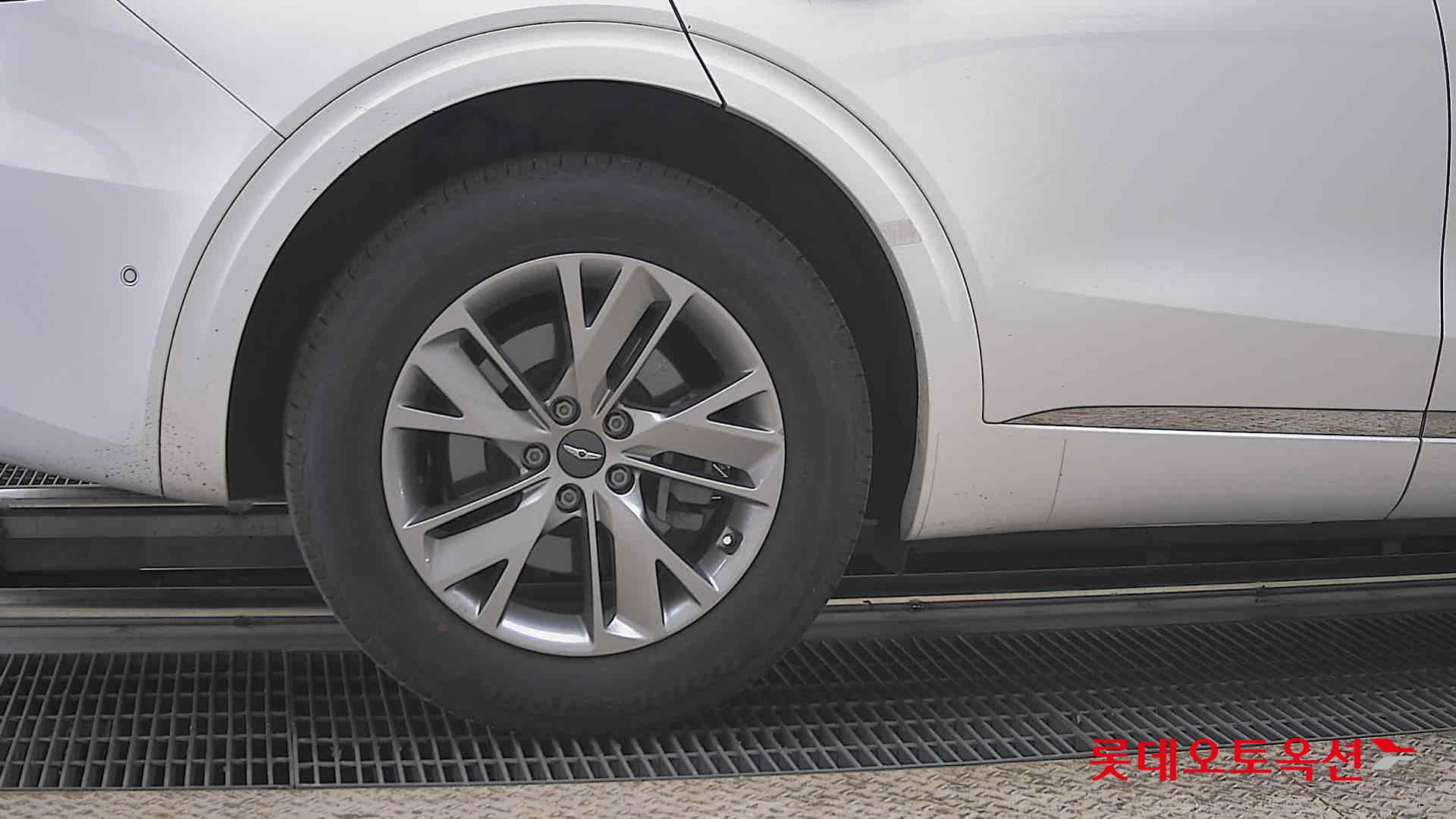 جينيسيس GV70 2021 - صورة 28