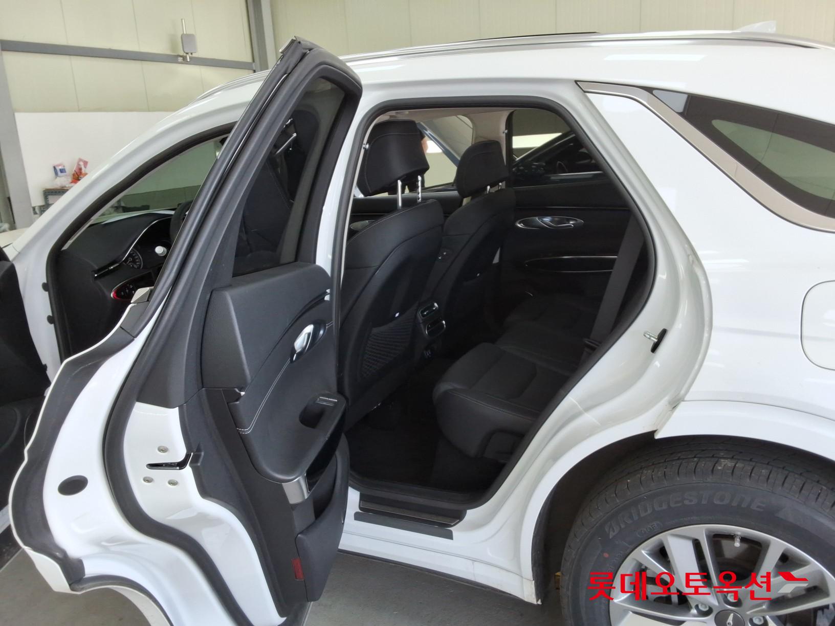 جينيسيس GV70 2021 - صورة 38