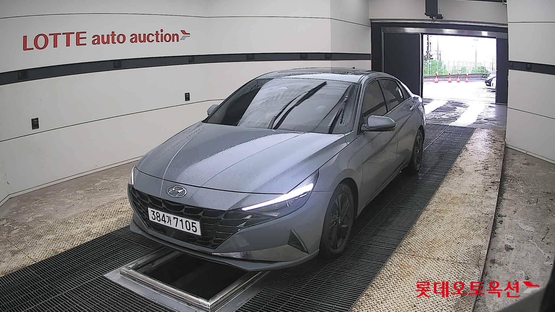 Hyundai Elantra - 10