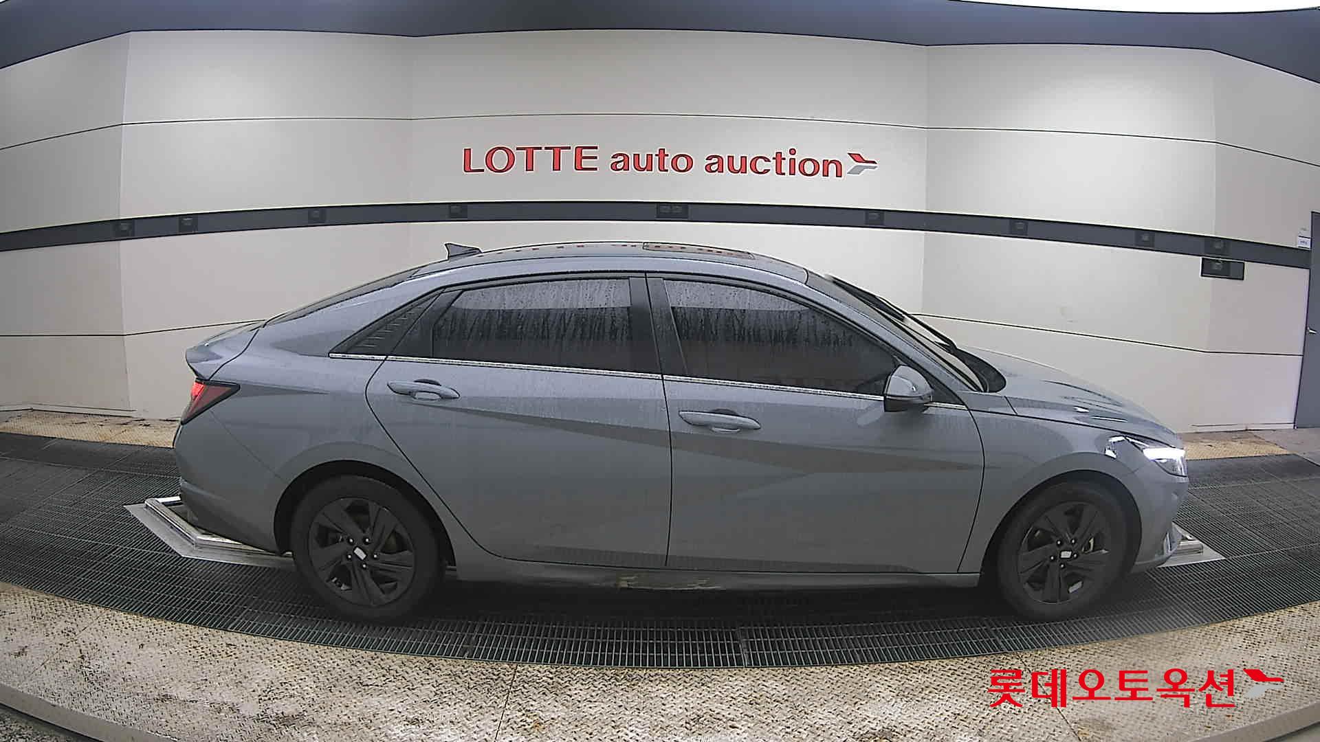 Hyundai Elantra - 21