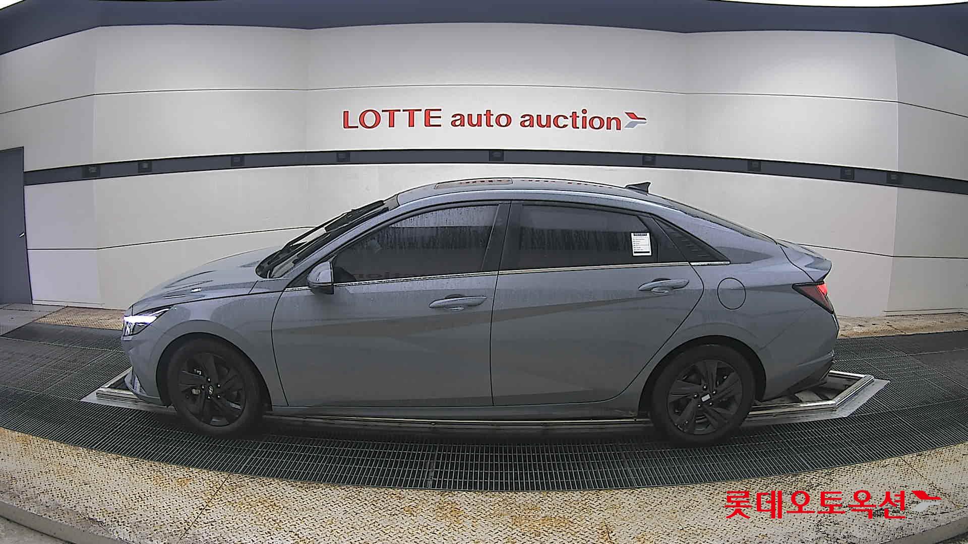 Hyundai Elantra - 13