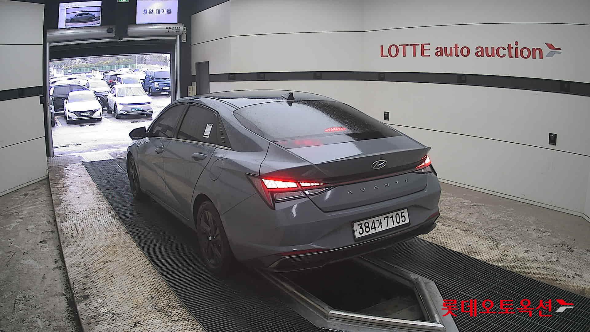 Hyundai Elantra - 16