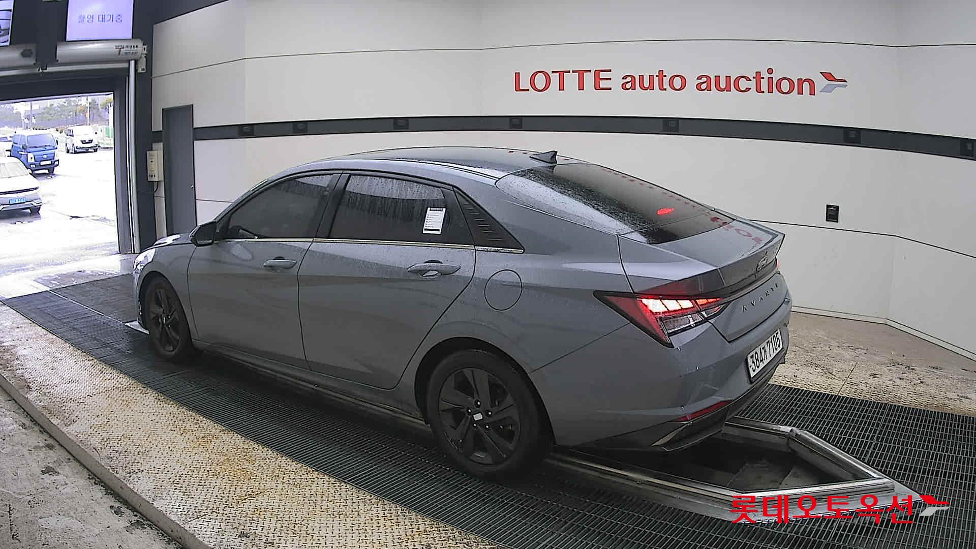 Hyundai Elantra - 15