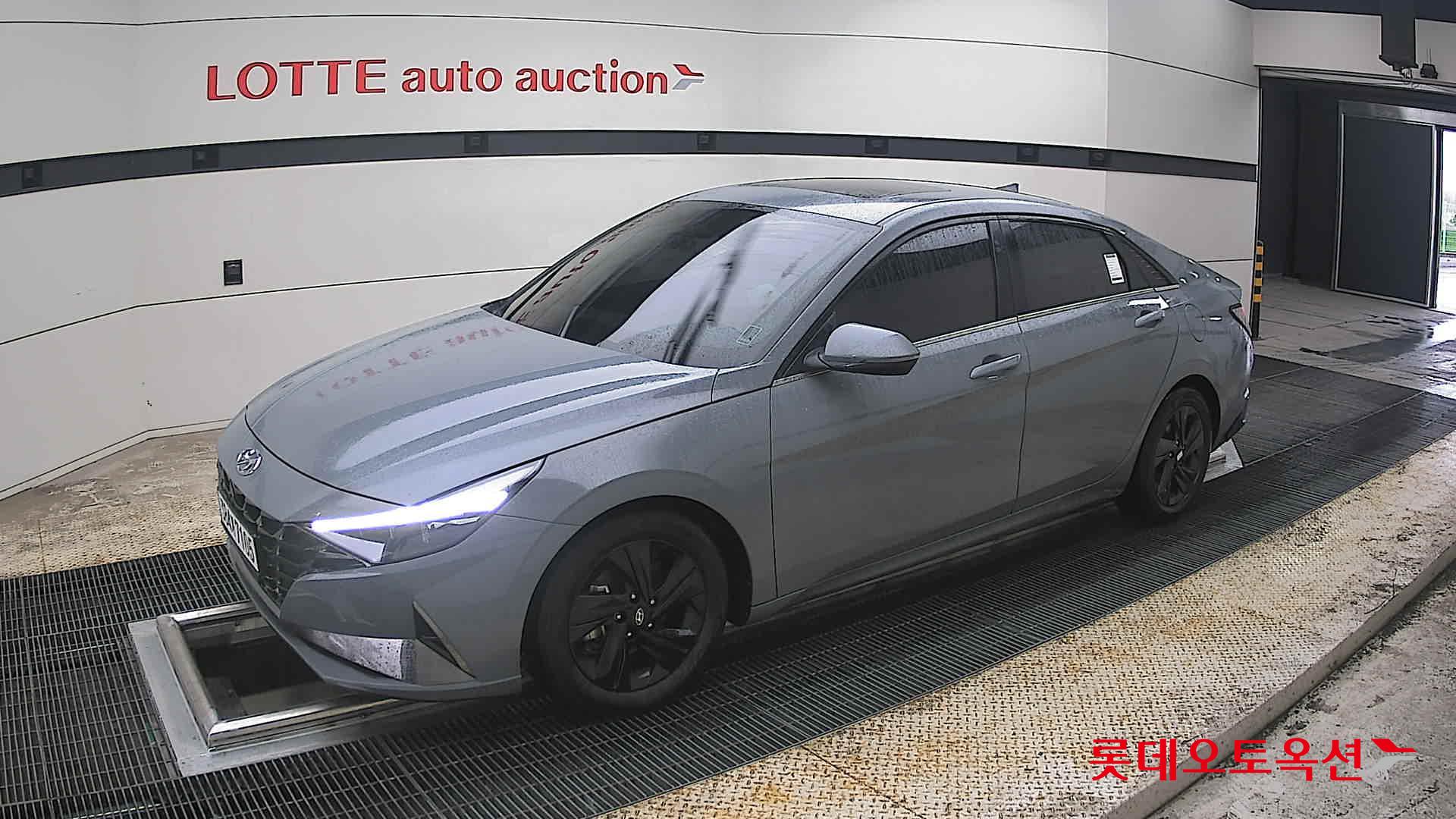 Hyundai Elantra - 11