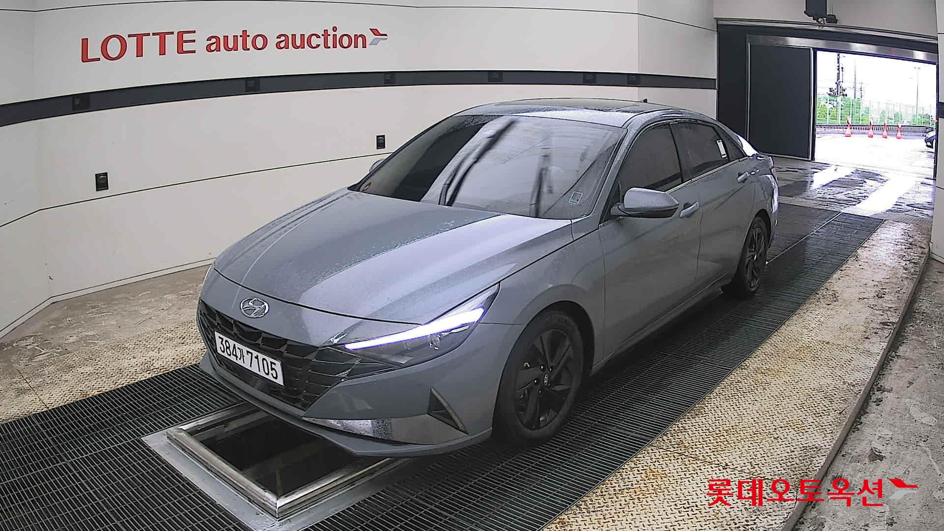 Hyundai Elantra - 3