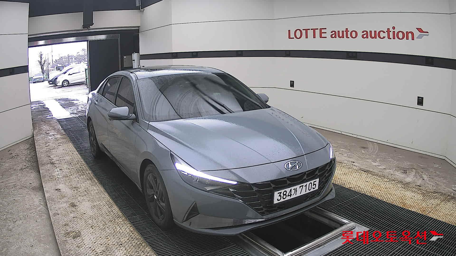 Hyundai Elantra - 24