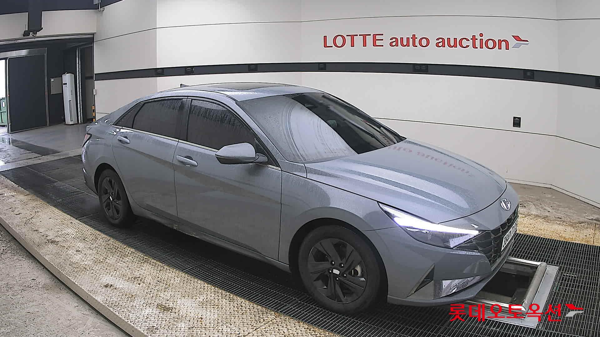 Hyundai Elantra - 23