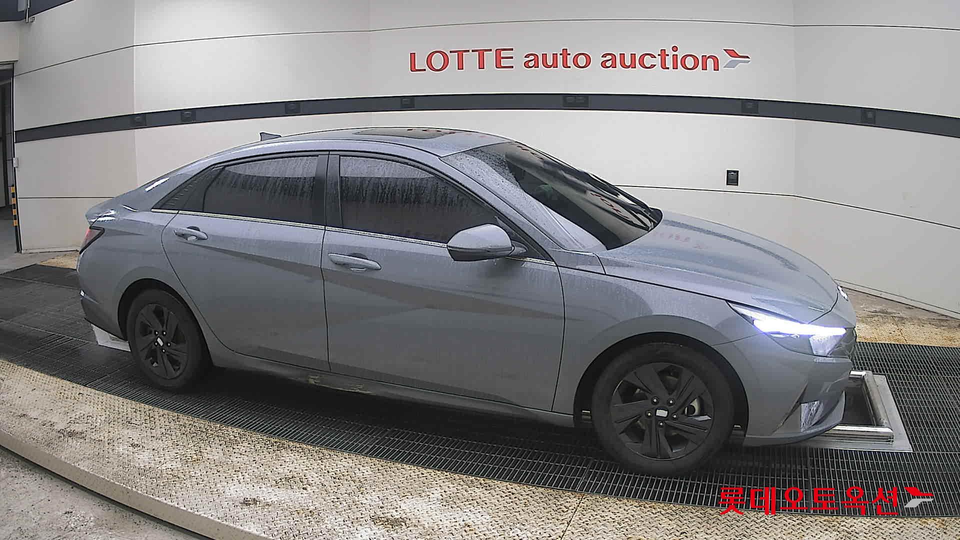 Hyundai Elantra - 22