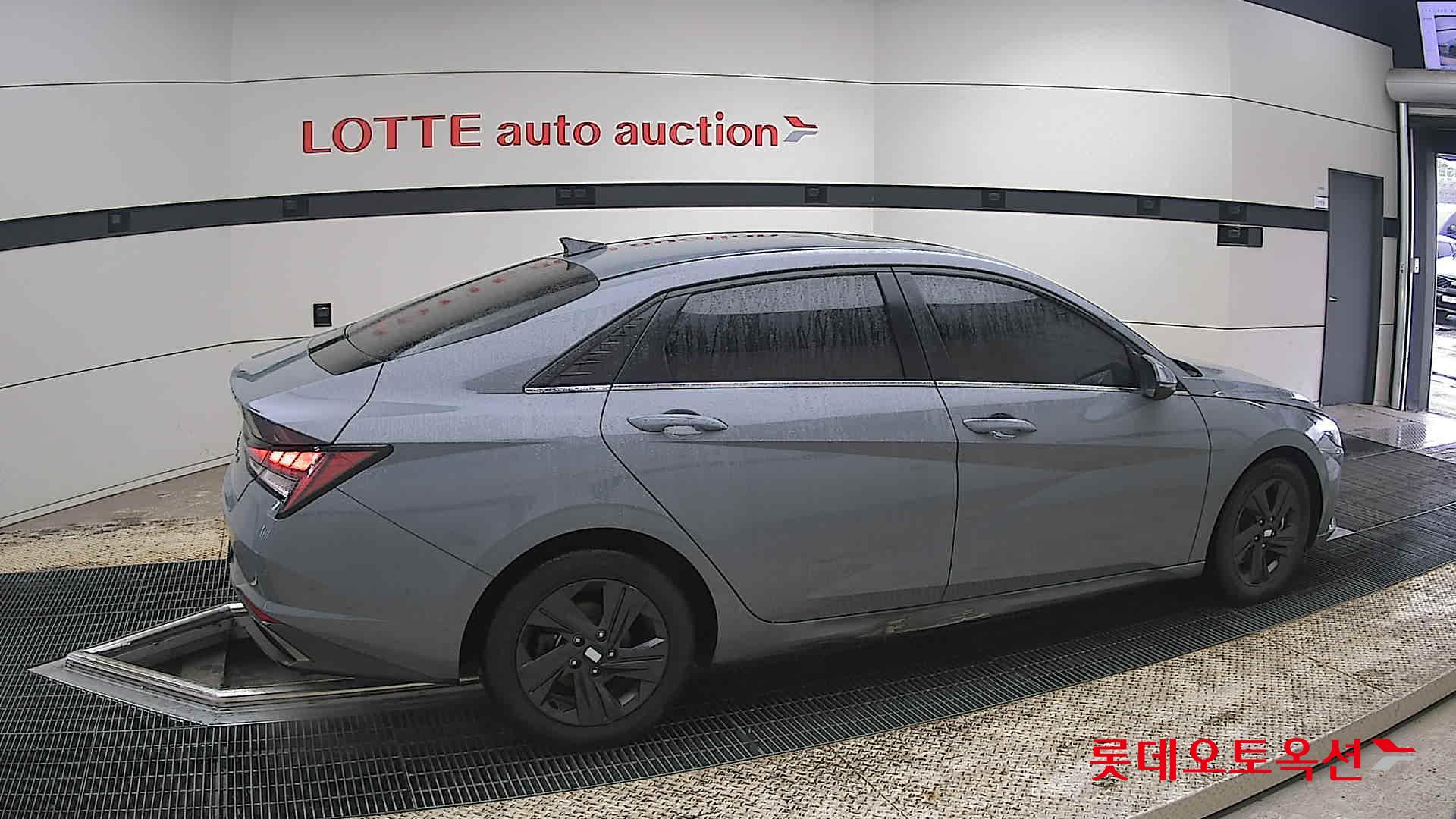 Hyundai Elantra - 20