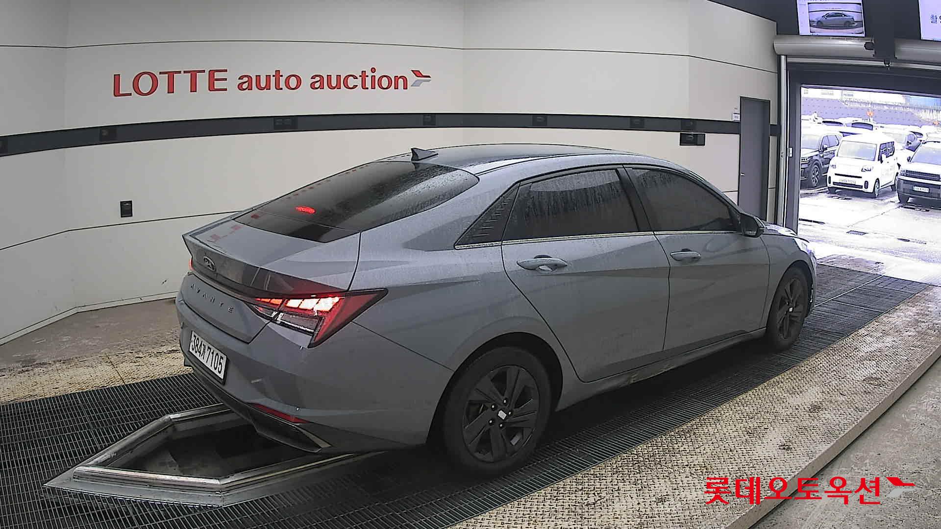 Hyundai Elantra - 19