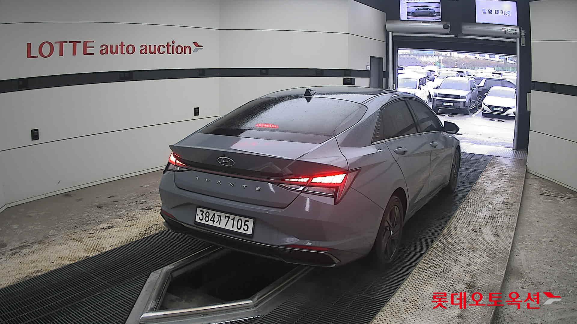 Hyundai Elantra - 18