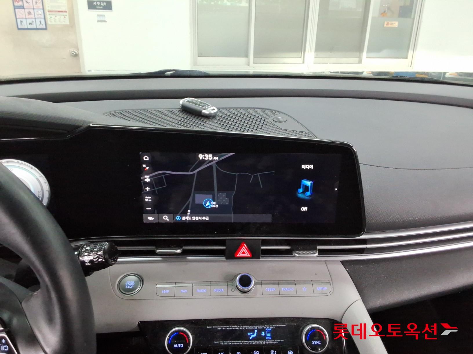 Hyundai Elantra - 31