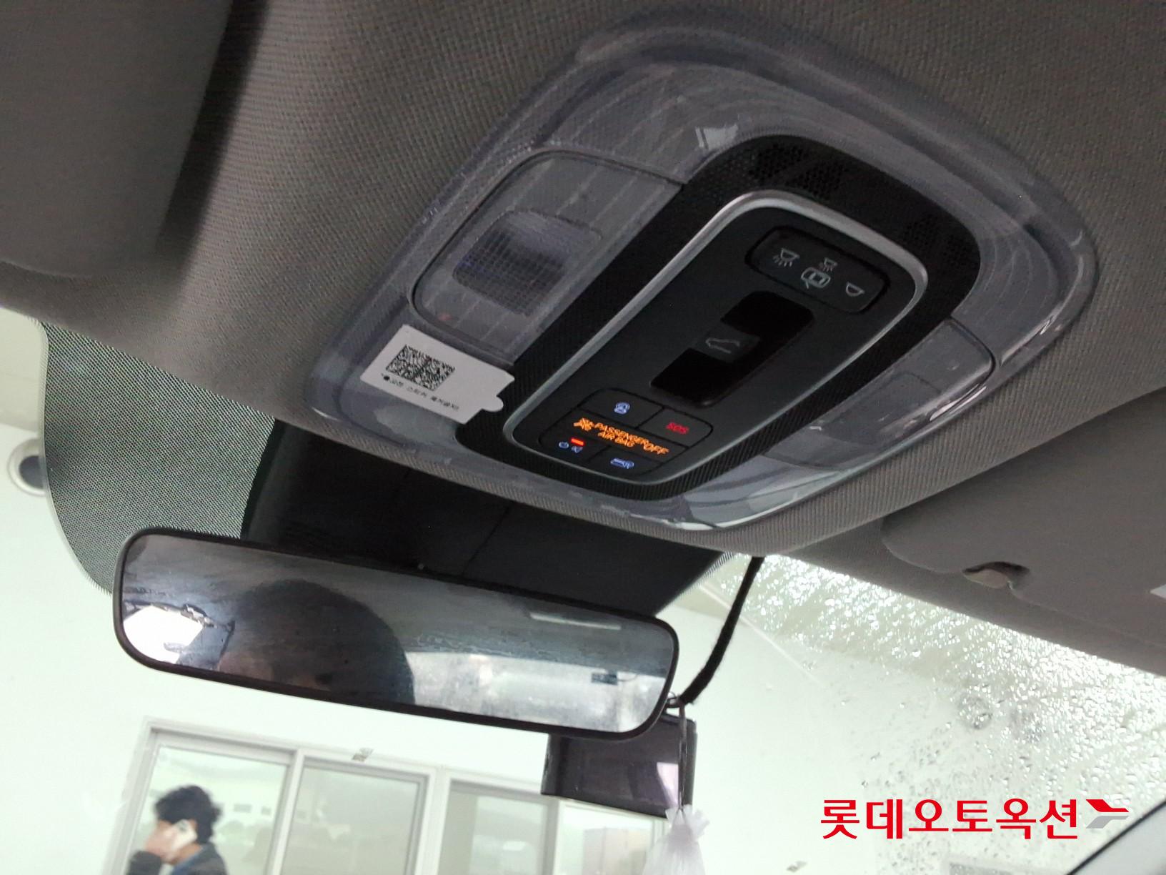 Hyundai Elantra - 35