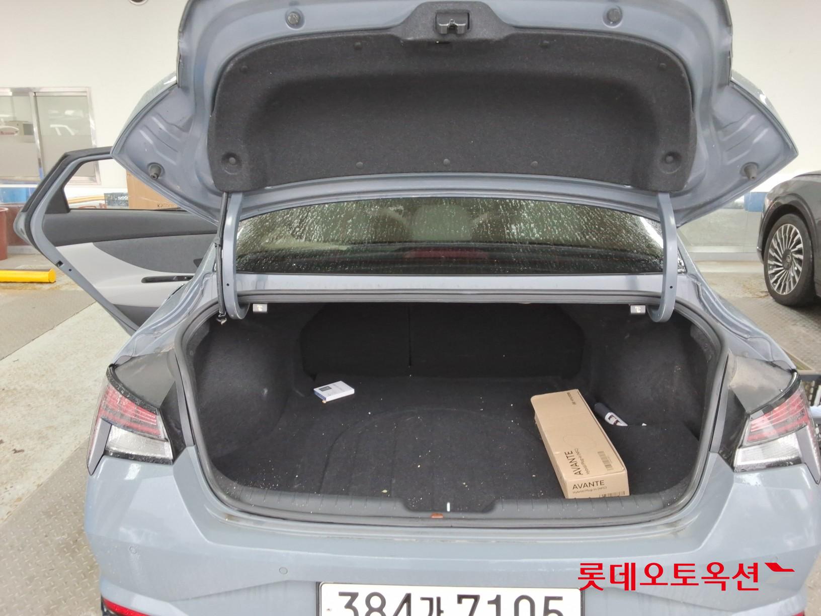 Hyundai Elantra - 9