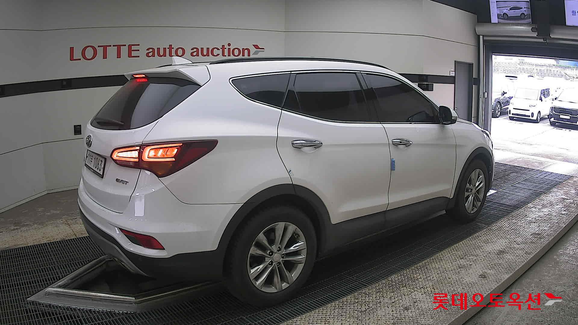 Hyundai Santa Fe 2016 - Image 19