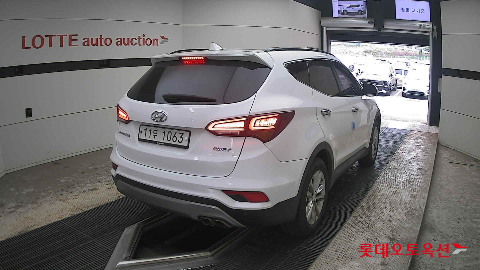 Hyundai Santa Fe 2016 - Image 18