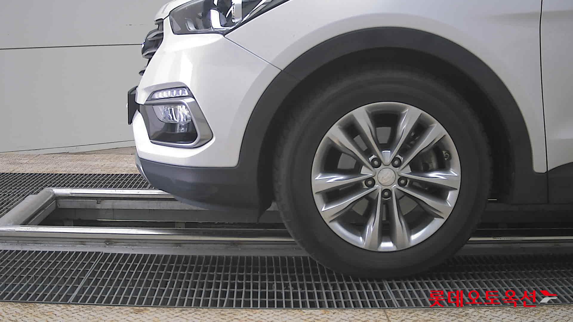 Hyundai Santa Fe 2016 - Image 25