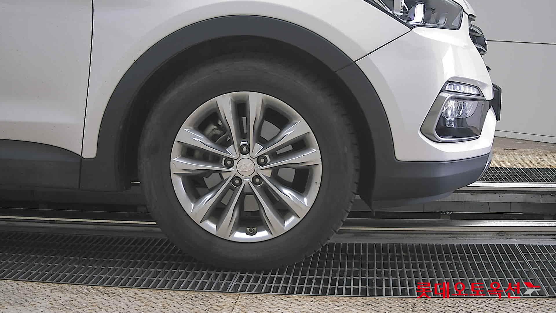 Hyundai Santa Fe 2016 - Image 27