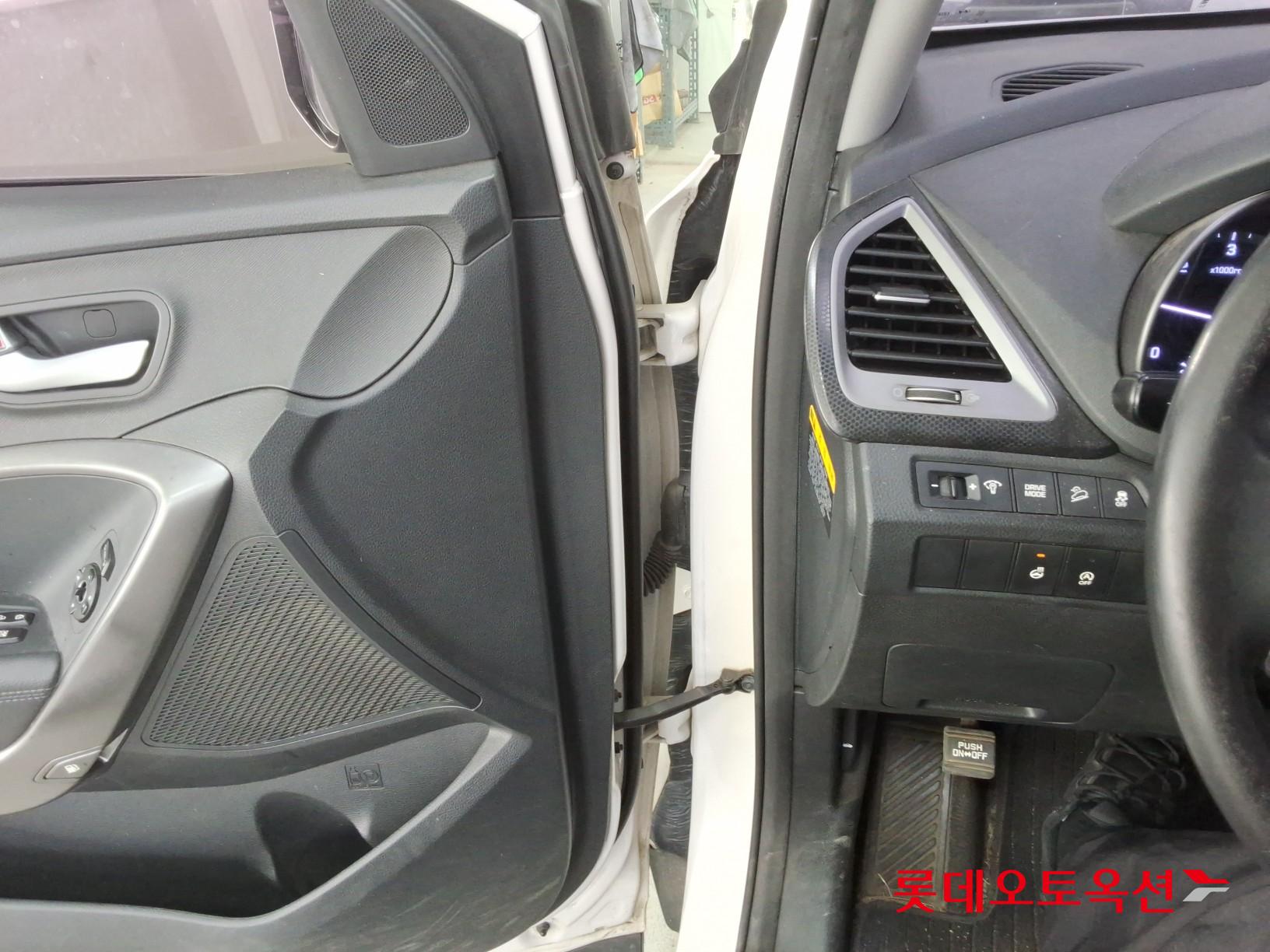 Hyundai Santa Fe 2016 - Image 29