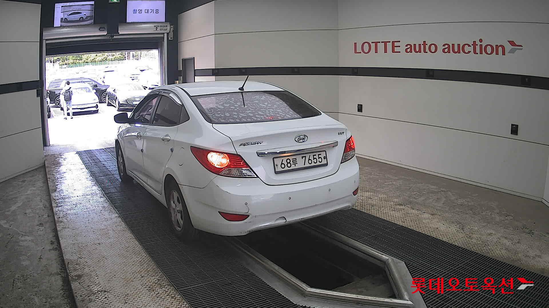 Hyundai Accent 2012 - Image 16