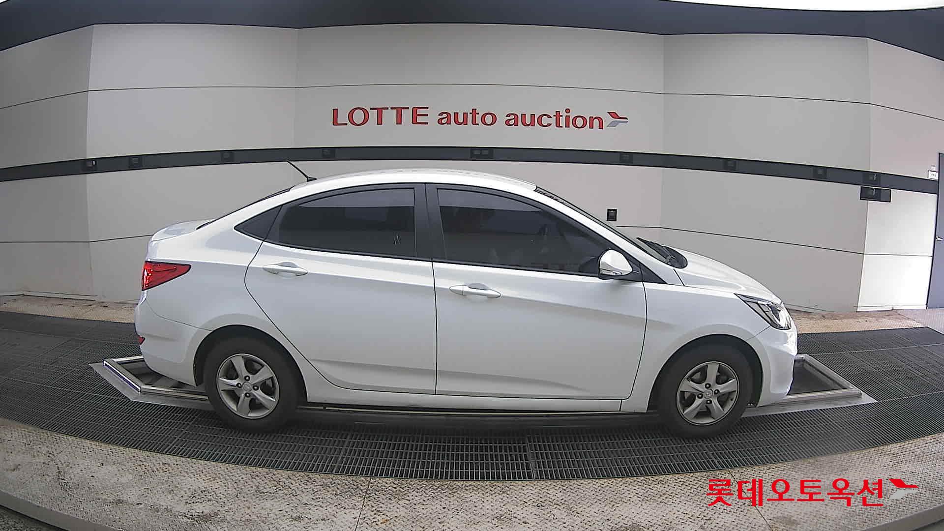 Hyundai Accent 2014 - Image 21