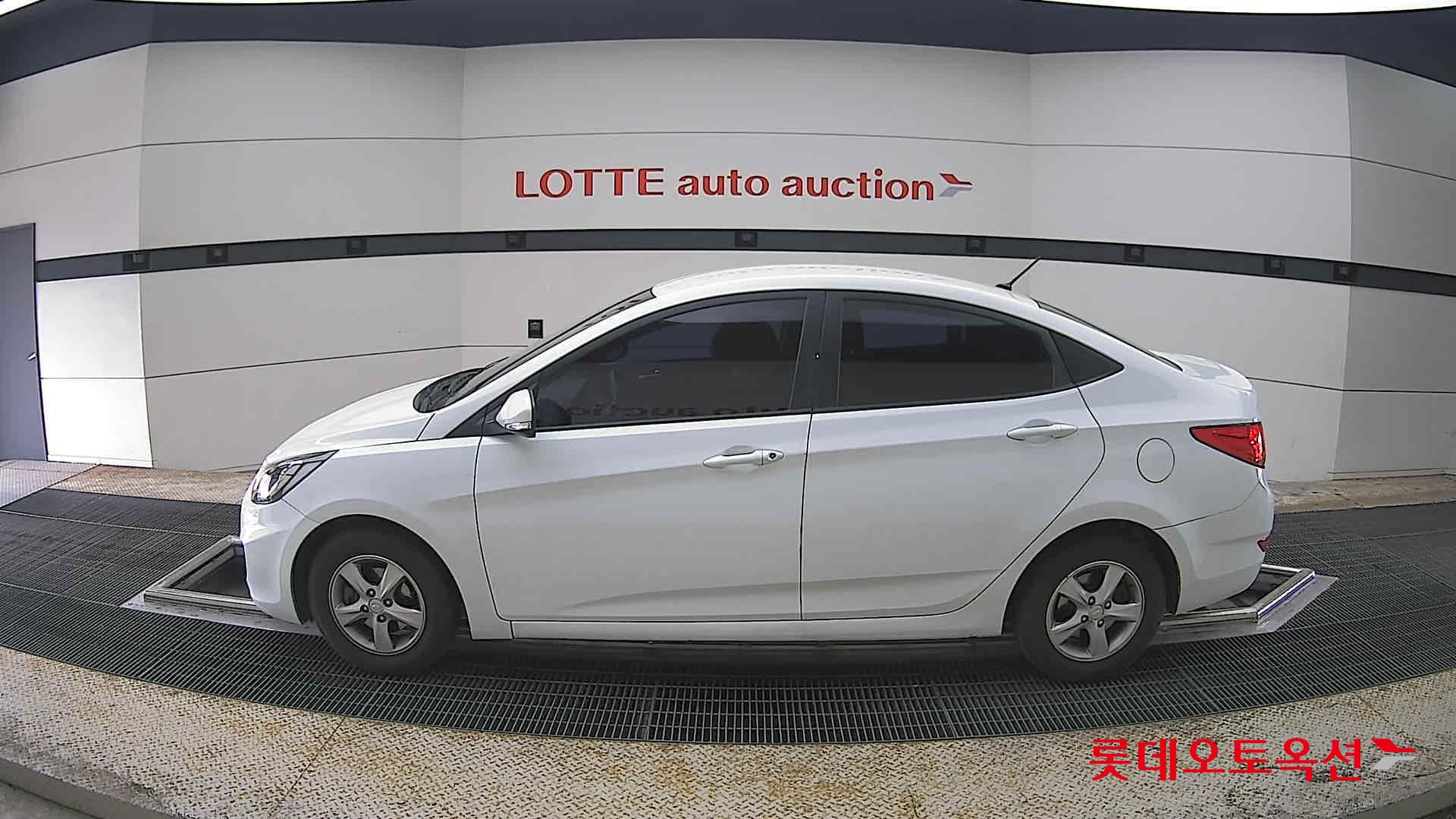 Hyundai Accent 2014 - Image 13