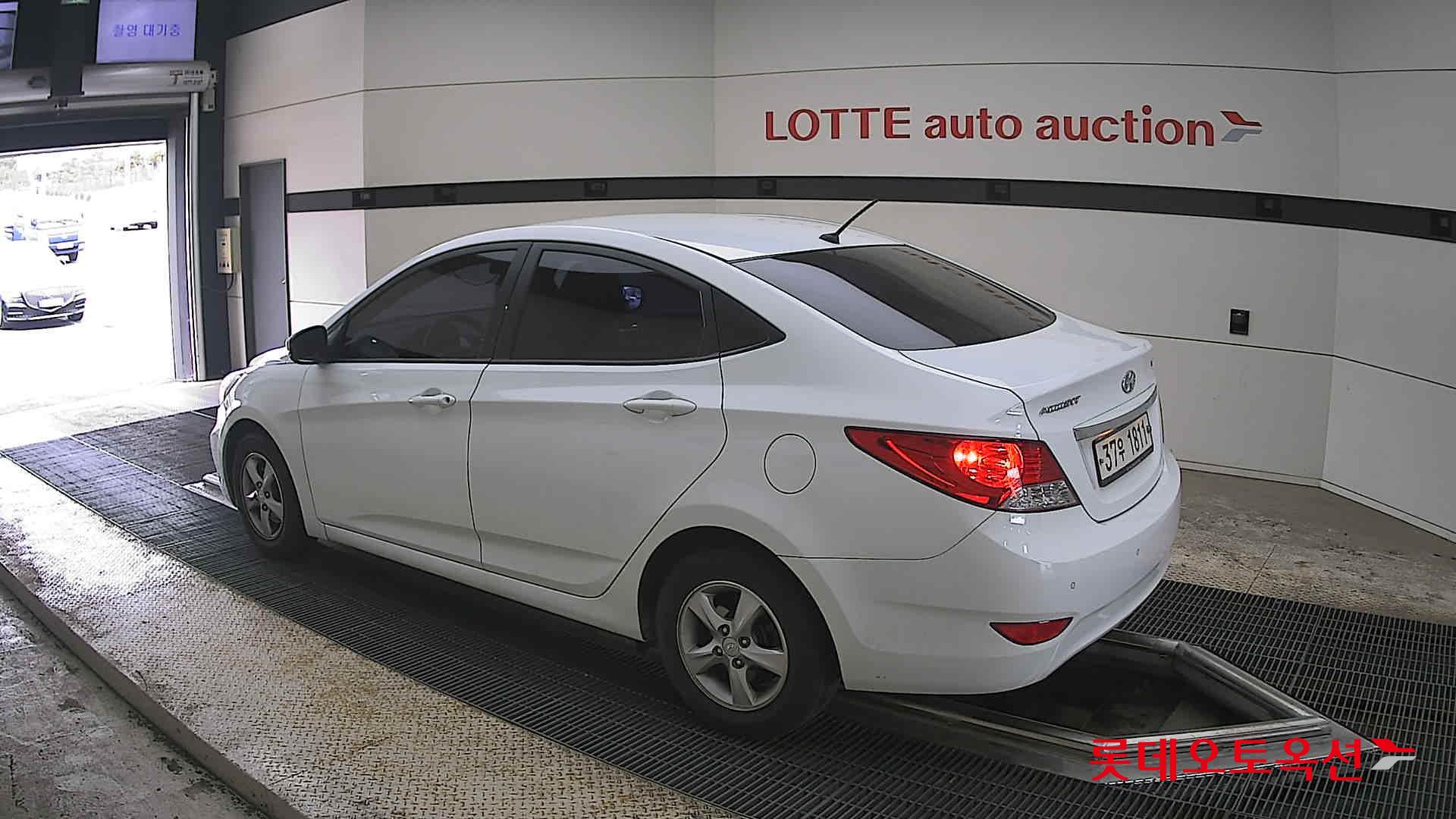 Hyundai Accent 2014 - Image 15